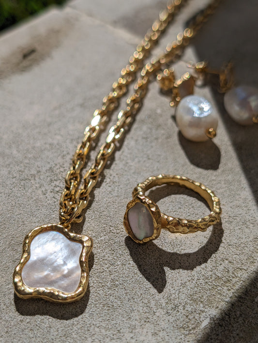 Gold Shelly Mother of Pearl Textured Bezel Necklace