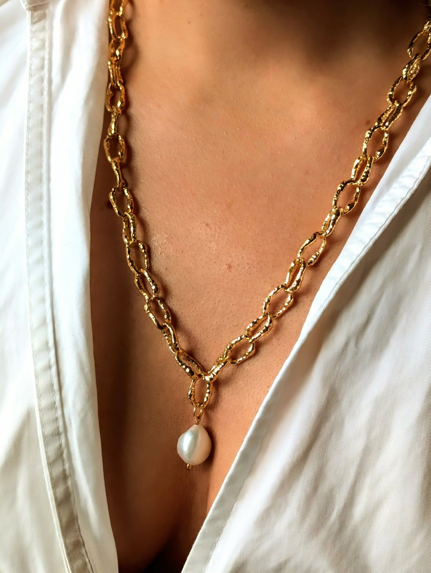 Gold Sandy Textured Chunky Chain Pearl Pendant Necklace